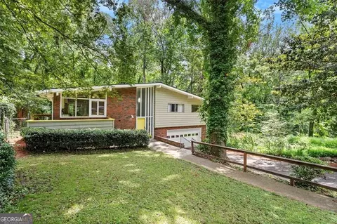 595 Collier Ridge Dr, Atlanta, GA 30318