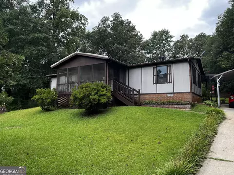 40 Collins Dr, West Point, GA 31833