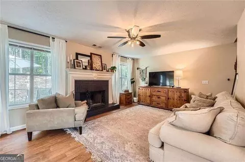 2400 Compton Pl, Suwanee, GA 30024 photo 13