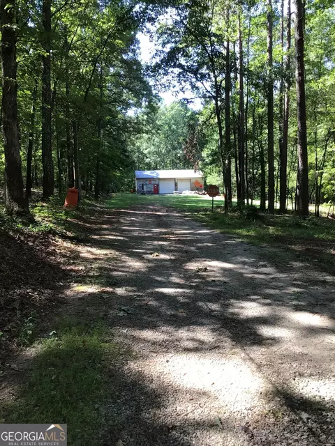 Exterior - 2088 Gresham Rd, Zebulon, GA 30295 photo 5 of 27