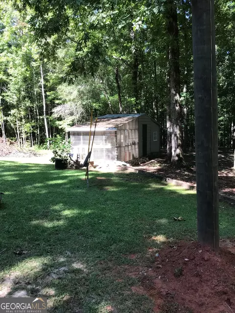 Exterior - 2088 Gresham Rd, Zebulon, GA 30295 photo 6 of 27