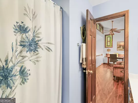 Bath - 2088 Gresham Rd, Zebulon, GA 30295 photo 6 of 7