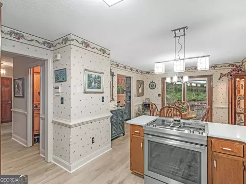 Kitchen - 2088 Gresham Rd, Zebulon, GA 30295 photo 5 of 6