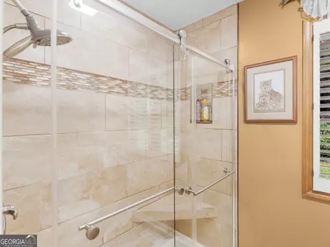 Bath - 2088 Gresham Rd, Zebulon, GA 30295 photo 4 of 7