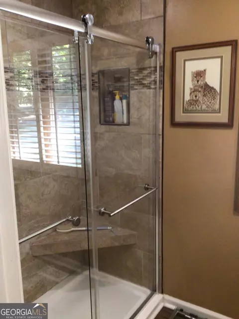 Bath - 2088 Gresham Rd, Zebulon, GA 30295 photo 7 of 7