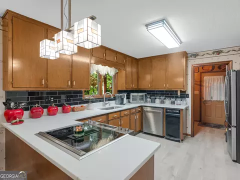 Kitchen - 2088 Gresham Rd, Zebulon, GA 30295 photo 2 of 6
