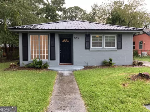 905 Cubbedge St, Savannah, GA 31415