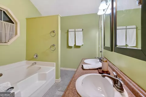 Bath - 106 Ivy Ct, Lagrange, GA 30241 photo 6 of 6