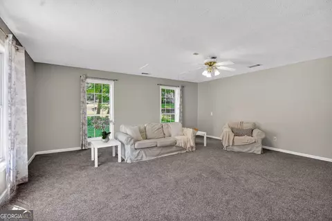 Living - 106 Ivy Ct, Lagrange, GA 30241 photo 1 of 1