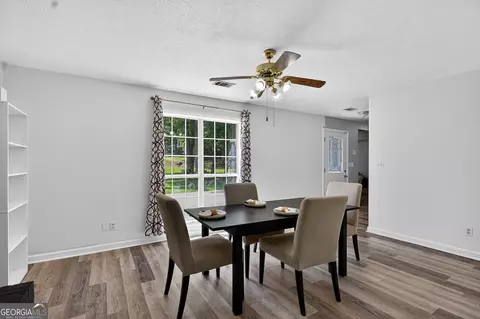 Dining - 106 Ivy Ct, Lagrange, GA 30241 photo 2 of 2