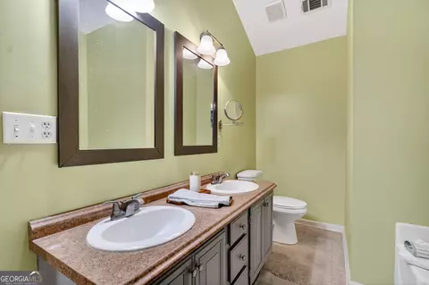 Bath - 106 Ivy Ct, Lagrange, GA 30241 photo 5 of 6