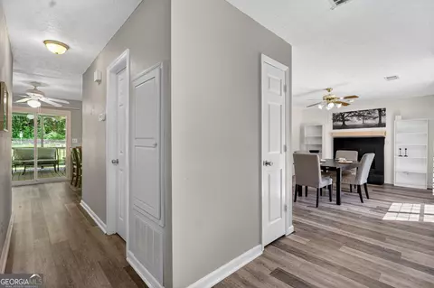Entry Way - 106 Ivy Ct, Lagrange, GA 30241 photo 3 of 4