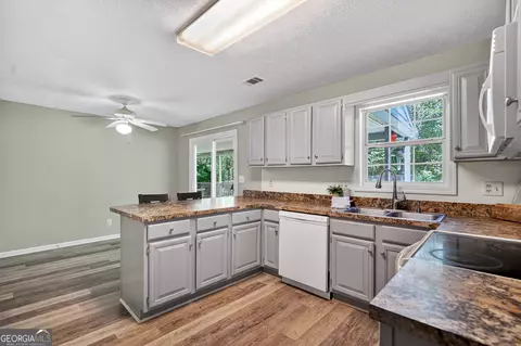 Kitchen - 106 Ivy Ct, Lagrange, GA 30241 photo 1 of 2