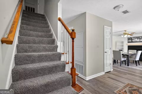 Entry Way - 106 Ivy Ct, Lagrange, GA 30241 photo 2 of 4