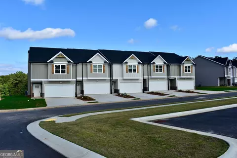 6334 Pine Ridge Pt, Lula, GA 30554