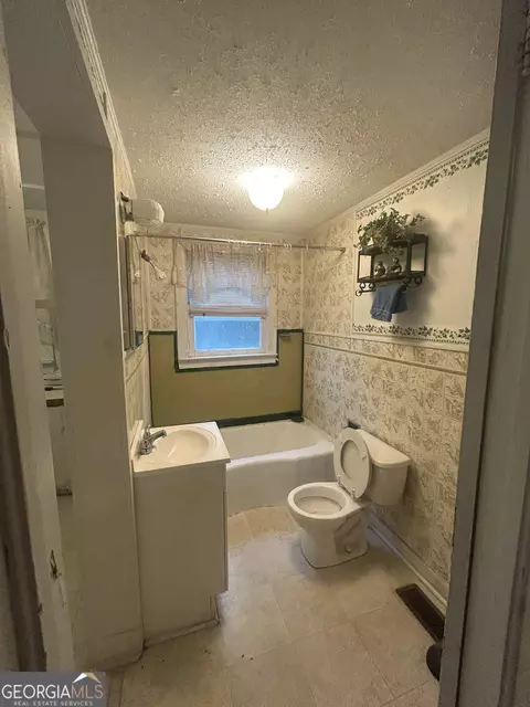Bath - 23 Oak St, Hampton, GA 30228 photo 1 of 1
