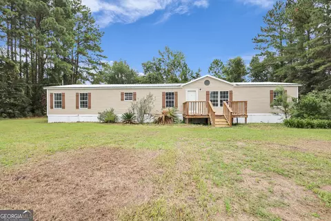 60 Pump Rd, Jesup, GA 31545