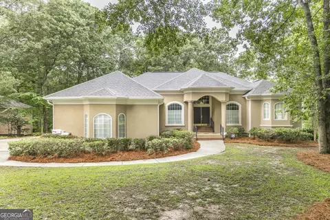 100 Honeysuckle Dr, Warner Robins, GA 31088
