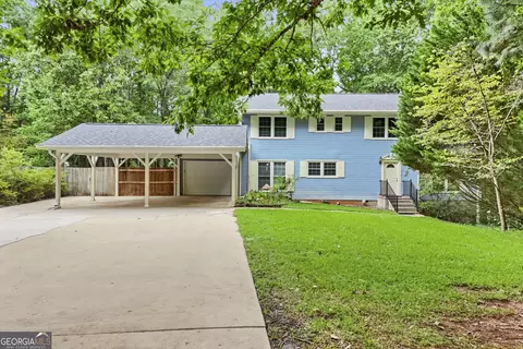 391 S River Run Dr, Hogansville, GA 30230