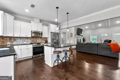Kitchen - 131 Jandale Dr, Lagrange, GA 30241 photo 2 of 5