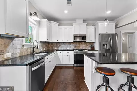 Kitchen - 131 Jandale Dr, Lagrange, GA 30241 photo 4 of 5