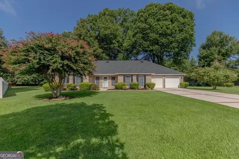 308 Autumn Woods Dr, Warner Robins, GA 31088
