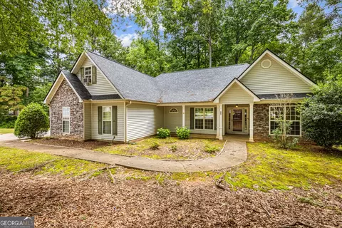 210 Pecan Ridge Dr, Fayetteville, GA 30215