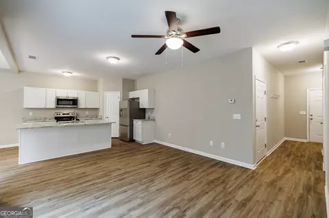 Living - 103 Three Rivers Ct, Hull, GA 30646 photo 2 of 4
