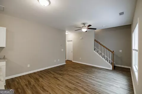 Living - 103 Three Rivers Ct, Hull, GA 30646 photo 4 of 4