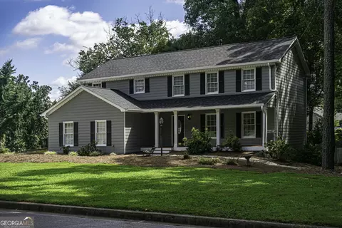 1043 Wash Lee Dr SW, Lilburn, GA 30047