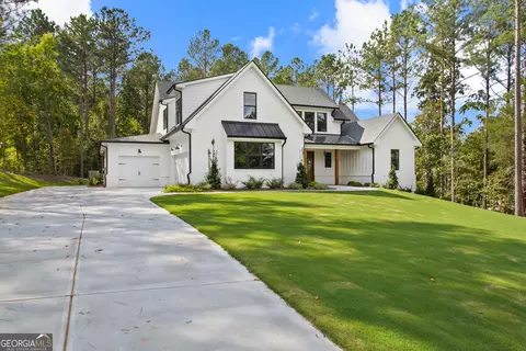 Exterior - 110 Forest Overlook Dr, Forsyth, GA 31029 photo 5 of 14