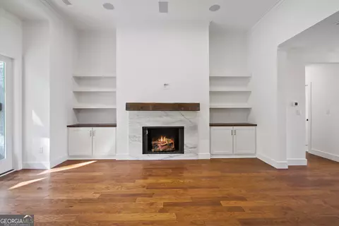 Living - 110 Forest Overlook Dr, Forsyth, GA 31029 photo 1 of 3