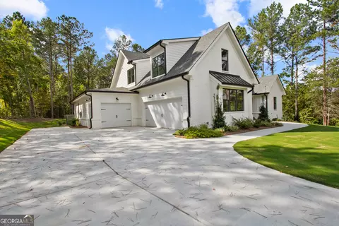 Exterior - 110 Forest Overlook Dr, Forsyth, GA 31029 photo 6 of 14