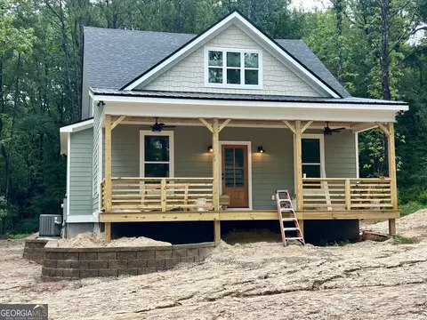 300 W Pine Ave, Comer, GA 30629