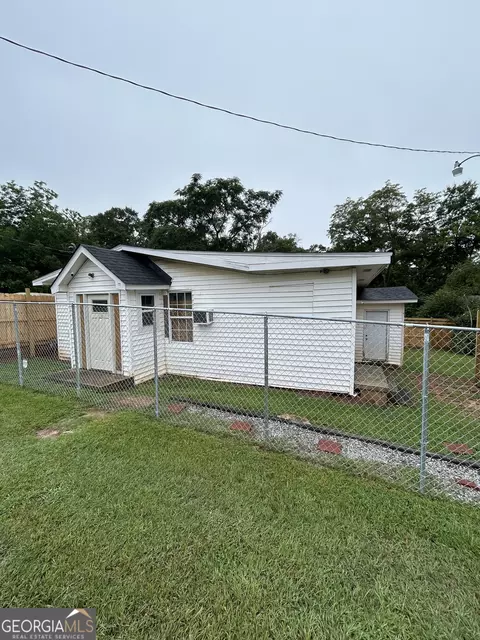 2412 16th Ave SW, Lanett, AL 36863