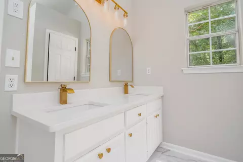 Bath - 2161 Flowering Dr, Grayson, GA 30017 photo 1 of 4