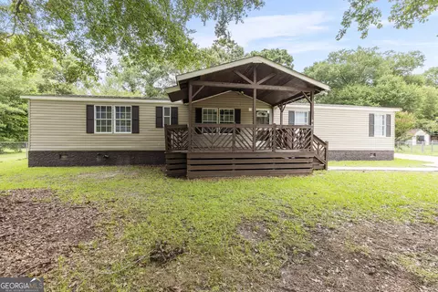 110 Plum St, Kathleen, GA 31047