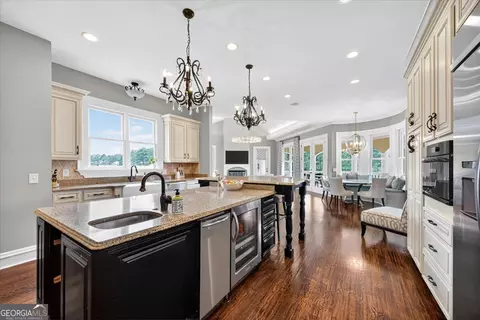 Kitchen - 1011 Eagle Feather Trl, Perry, GA 31069 photo 4 of 4