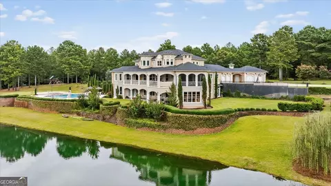 Exterior - 1011 Eagle Feather Trl, Perry, GA 31069 photo 17 of 33