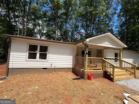 952 W Freeman St, Maysville, GA 30558