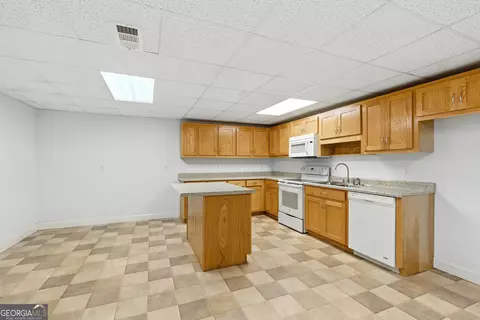 Kitchen - 128 Crest Winds Dr, Clarkesville, GA 30523 photo 3 of 4