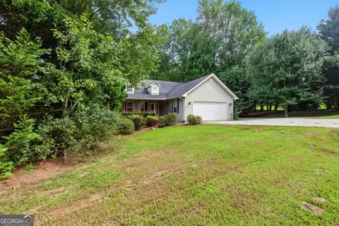 Exterior - 128 Crest Winds Dr, Clarkesville, GA 30523 photo 5 of 6