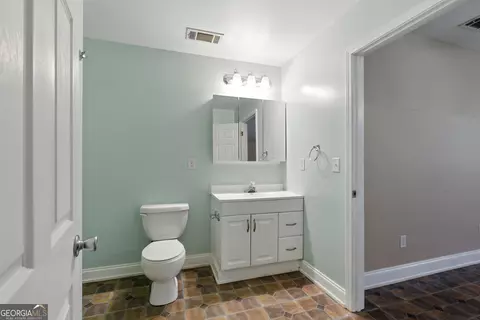 Bath - 128 Crest Winds Dr, Clarkesville, GA 30523 photo 5 of 5