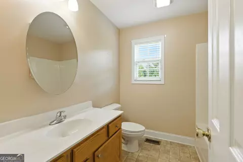 Bath - 128 Crest Winds Dr, Clarkesville, GA 30523 photo 2 of 5