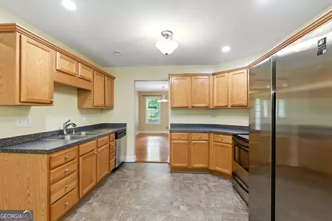 Kitchen - 128 Crest Winds Dr, Clarkesville, GA 30523 photo 1 of 4