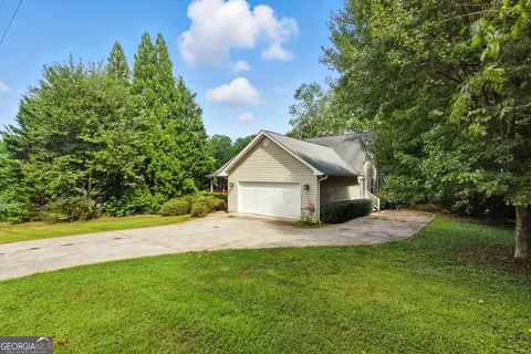 Exterior - 128 Crest Winds Dr, Clarkesville, GA 30523 photo 2 of 6
