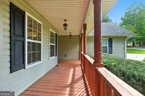Exterior - 128 Crest Winds Dr, Clarkesville, GA 30523 photo 3 of 6