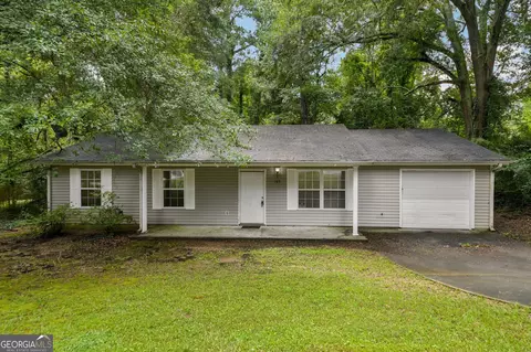 103 N Circle Dr, Ellenwood, GA 30294