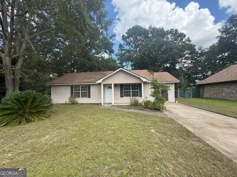 203 Monroe Ave, Hinesville, GA 31313