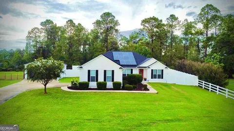 28 Jackson Hill Rd, Hazlehurst, GA 31539